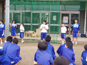 活動の運営(集会の司会・進行・諸準備など)は生徒会が中心になって行う